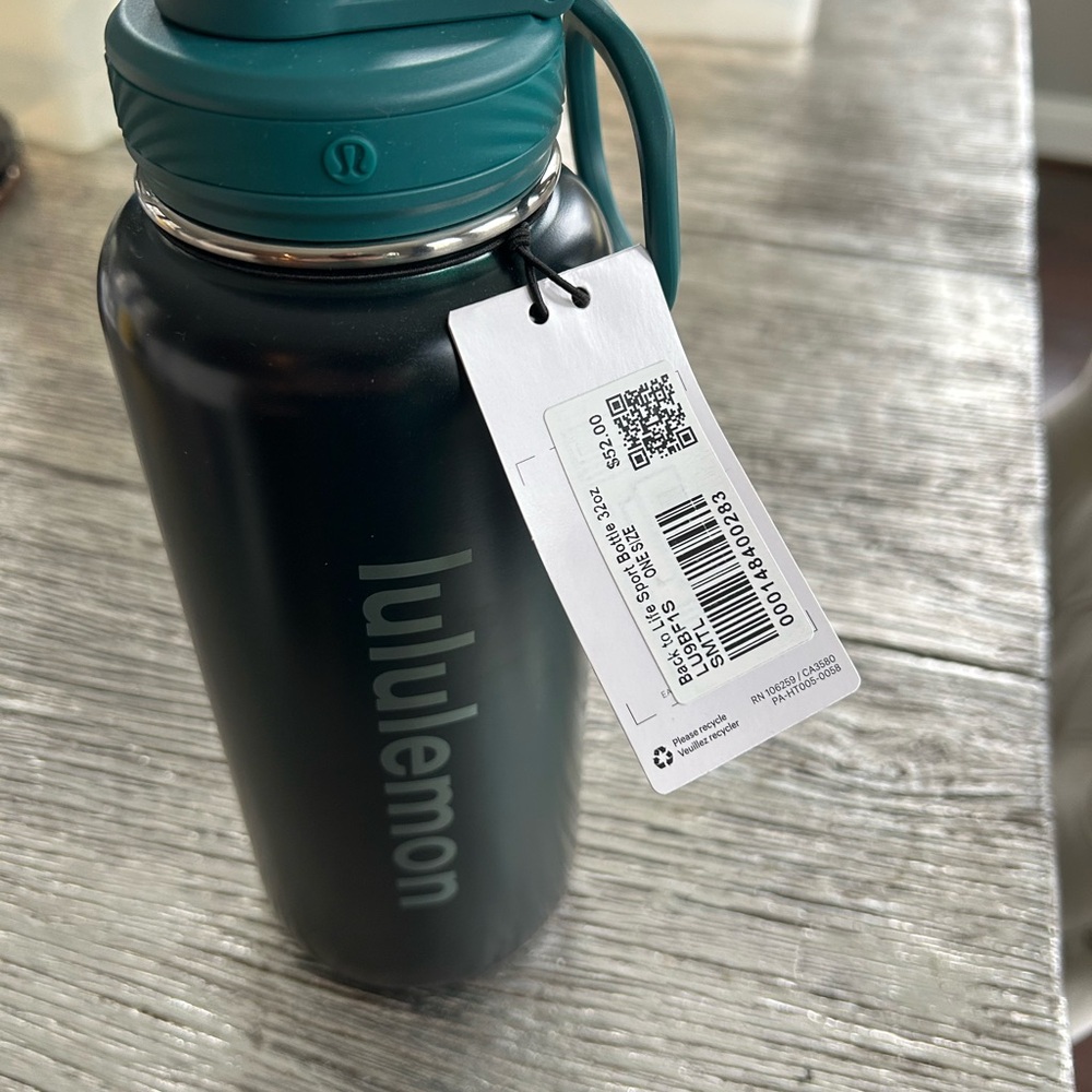 NWT lululemon athletica Back to Life Teal Stainless Steel Water Bottle 32oz - Picture 3 of 10